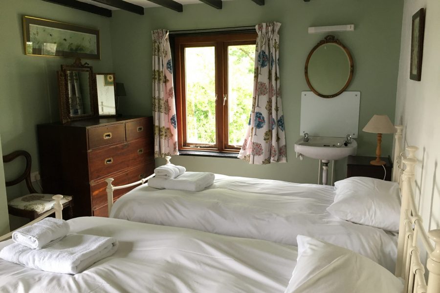 Twin bedroom